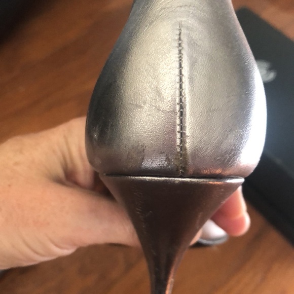 Valentino Garavani Silver Bow Heel - Picture 6 of 7